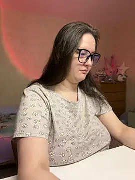 hungry1bunny online show from March 12, 2025, 4:24 pm