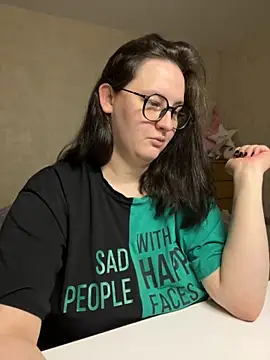 hungry1bunny online show from October 14, 2025, 7:25 pm