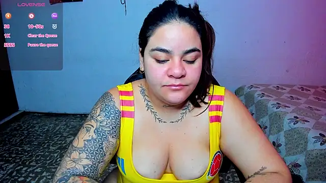 Snapshot of Sharon_hils chatting on June 18, 2026, 4:01 pm Sharon hils online show from June 18, 2026, 4:01 pm