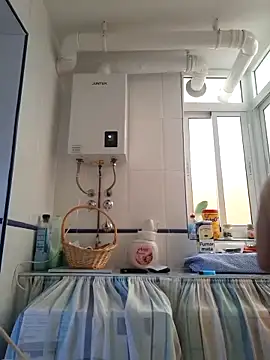 jorgeeetee18 online show from April 22, 2026, 2:46 pm