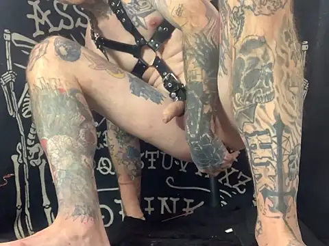 Snapshot of knottinchurch chatting on December 2, 2024, 12:58 am knottinchurch online show from December 2, 2024, 12:58 am