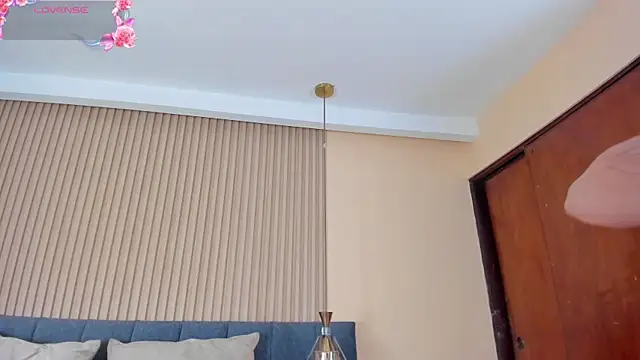 kathecute   online show from February 5, 2026, 1:45 am