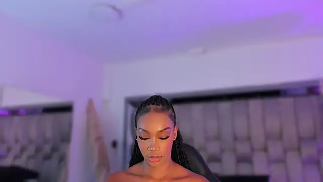 ChaynnaCooper online show from September 20, 2025, 9:20 pm