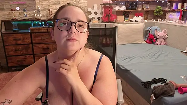 Snapshot of Kimberly-Caprice chatting on May 31, 2026, 6:09 pm Kimberly-Caprice online show from May 31, 2026, 6:09 pm