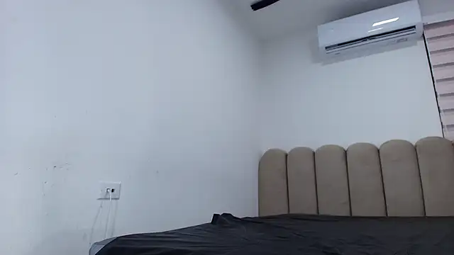 nicol f online show from March 3, 2026, 3:02 am