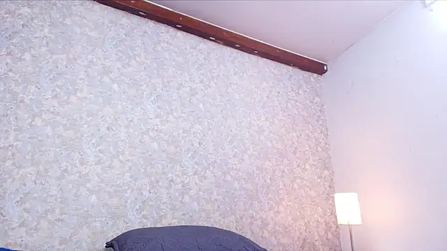 nicol f online show from November 30, 2025, 3:18 am