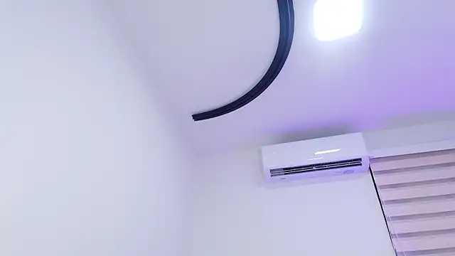 nicol f online show from March 6, 2026, 3:12 am