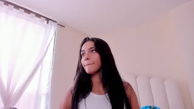 Snapshot of evely_coelloo chatting on November 6, 2025, 6:45 pm evely coelloo online show from November 6, 2025, 6:45 pm