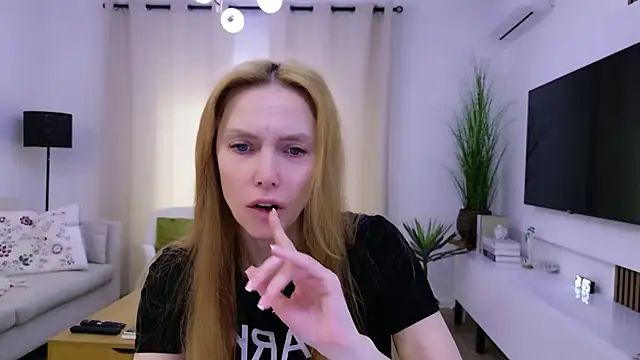 Snapshot of Love_Call chatting on June 12, 2026, 6:33 am Love Call online show from June 12, 2026, 6:33 am