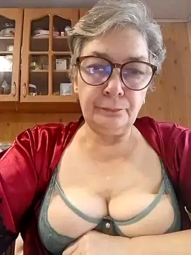 Snapshot of IrinaSweet54 chatting on October 6, 2025, 7:53 am IrinaSweet54 online show from October 6, 2025, 7:53 am