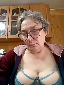 Snapshot of IrinaSweet54 chatting on September 20, 2025, 6:40 am IrinaSweet54 online show from September 20, 2025, 6:40 am
