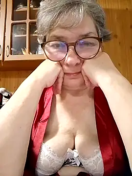 Snapshot of IrinaSweet54 chatting on September 17, 2025, 8:27 am IrinaSweet54 online show from September 17, 2025, 8:27 am