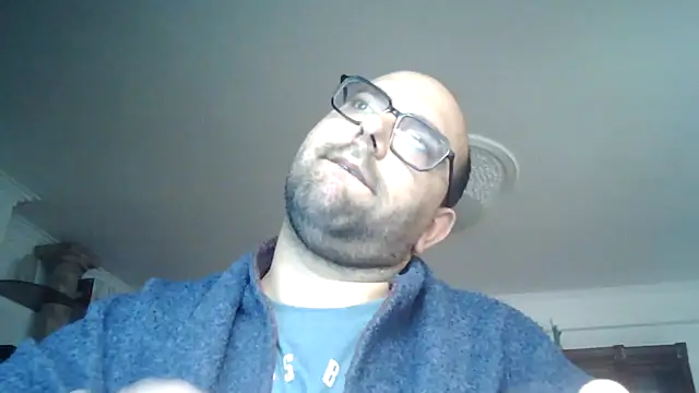 Snapshot of manokiitoo chatting on April 7, 2026, 10:28 am manokiitoo online show from April 7, 2026, 10:28 am