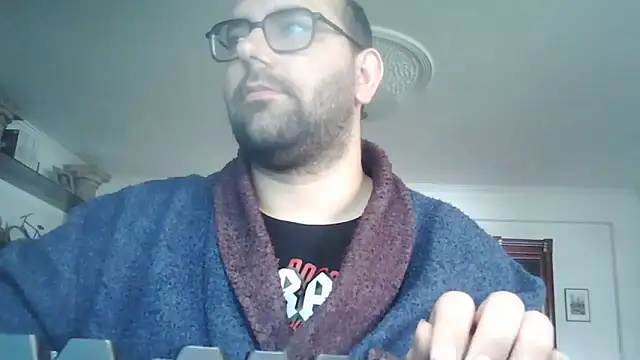 Snapshot of manokiitoo chatting on April 12, 2026, 3:15 pm manokiitoo online show from April 12, 2026, 3:15 pm