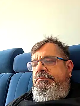 axecoman60 online show from March 31, 2026, 8:27 am