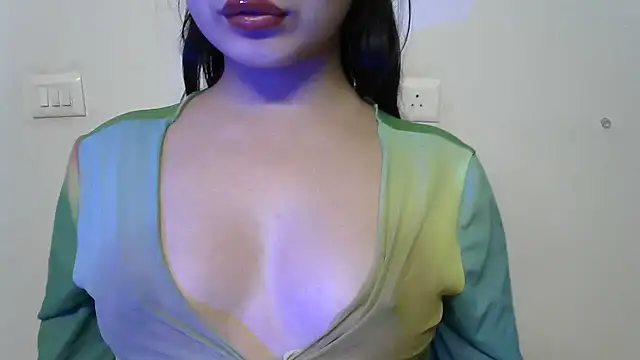 amrita2210 online show from February 8, 2026, 8:28 pm