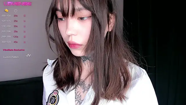 Dark Ester online show from September 30, 2025, 12:44 pm