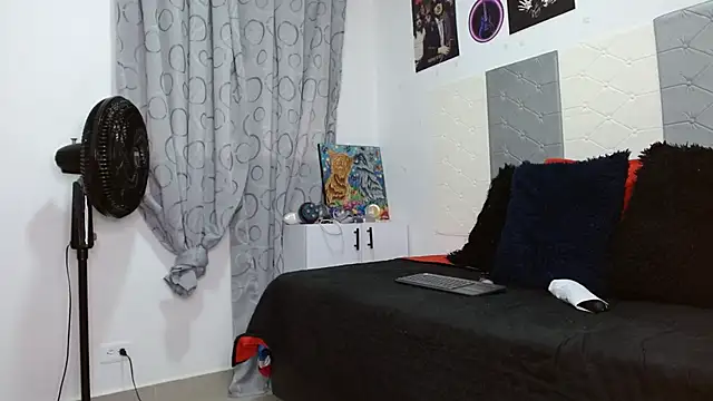 scarlett  morgan online show from February 5, 2026, 2:13 pm