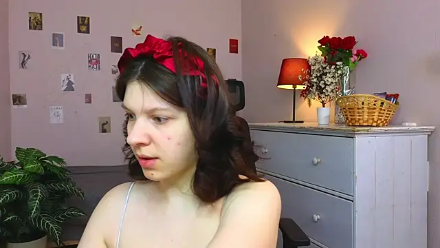 Snapshot of Baby_Evalena chatting on April 30, 2026, 5:14 am Baby Evalena online show from April 30, 2026, 5:14 am