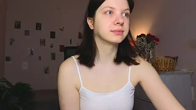 Snapshot of Baby_Evalena chatting on April 29, 2026, 6:17 am Baby Evalena online show from April 29, 2026, 6:17 am