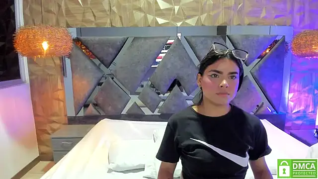 Rose Evans   online show from November 12, 2025, 4:16 am