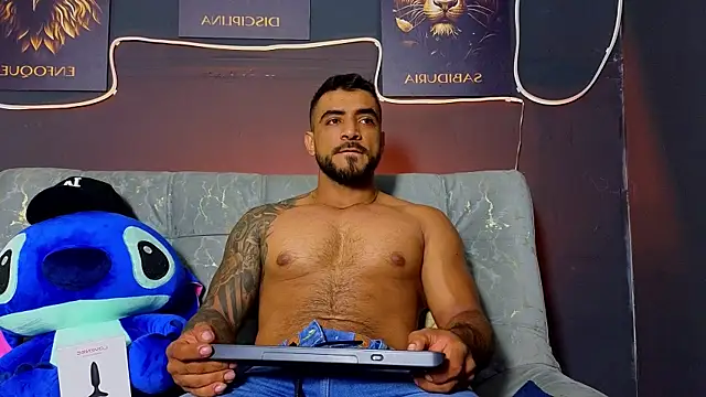 ERIC HARRISON online show from December 1, 2025, 1:01 pm