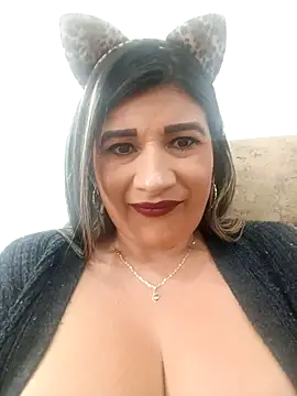 Snapshot of Hannahcandyy chatting on February 6, 2026, 2:35 pm Hannahcandyy online show from February 6, 2026, 2:35 pm