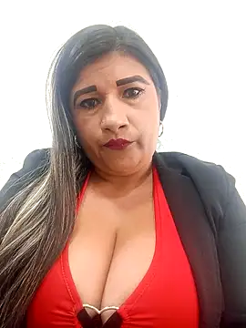 Hannahcandyy online show from April 21, 2026, 7:42 pm