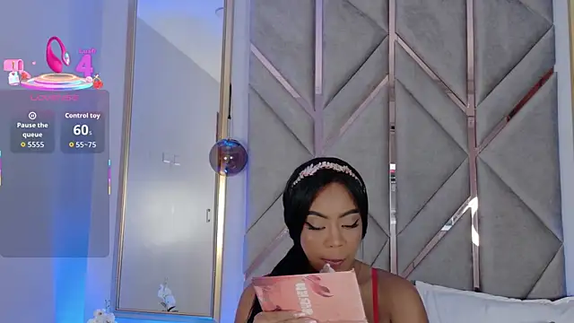 Lola King online show from November 5, 2025, 10:57 pm