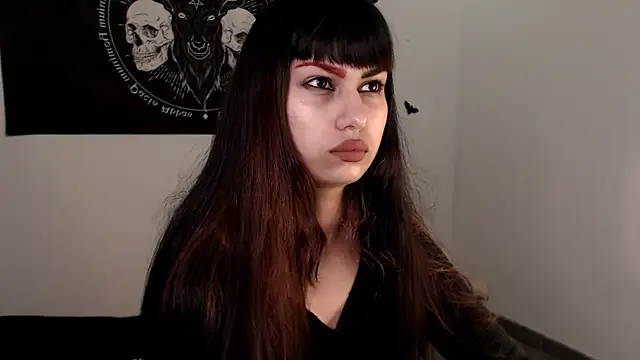 Little-Lucifer online show from December 4, 2025, 12:09 am