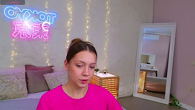 AliceBrayan online show from March 28, 2026, 5:03 pm