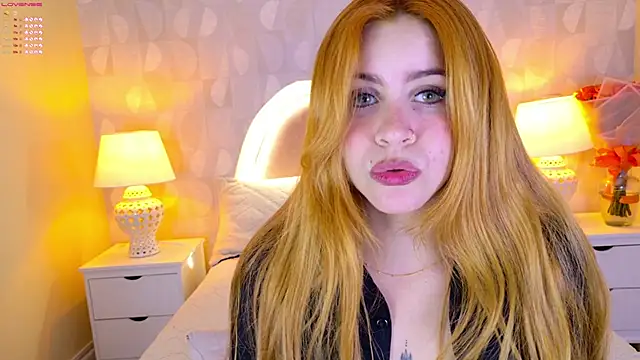 Snapshot of april_rousse chatting on February 15, 2025, 10:42 pm april rousse online show from February 15, 2025, 10:42 pm