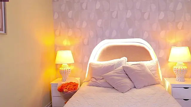 Snapshot of april_rousse chatting on February 18, 2025, 7:09 pm april rousse online show from February 18, 2025, 7:09 pm