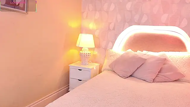 Snapshot of april_rousse chatting on September 9, 2025, 12:14 pm april rousse online show from September 9, 2025, 12:14 pm