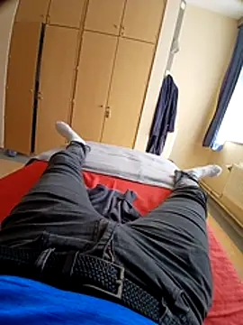 pascalino100 online show from April 9, 2026, 1:28 pm