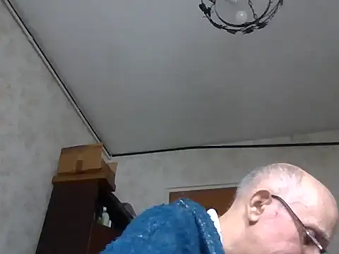 mariusica1xh online show from December 3, 2025, 11:31 am