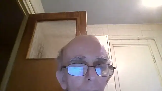 Snapshot of mariusica1@xh chatting on April 23, 2026, 5:03 pm mariusica1xh online show from April 23, 2026, 5:03 pm