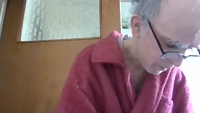 Snapshot of mariusica1@xh chatting on May 18, 2026, 8:41 am mariusica1xh online show from May 18, 2026, 8:41 am