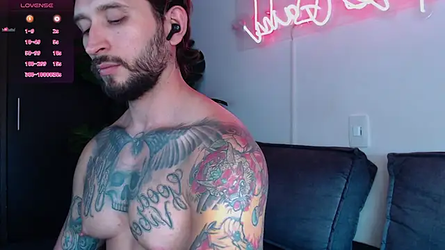 Snapshot of marco_allison43 chatting on February 9, 2026, 8:18 pm marco allison43 online show from February 9, 2026, 8:18 pm