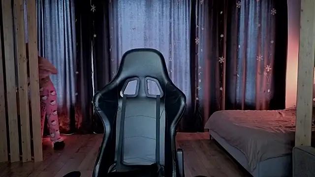 RileyMee online show from February 15, 2026, 4:02 am