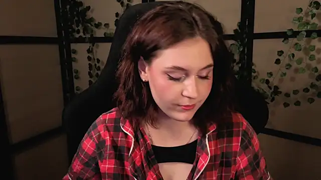 Snapshot of Diana_Flower chatting on April 15, 2026, 1:15 pm Diana Flower online show from April 15, 2026, 1:15 pm
