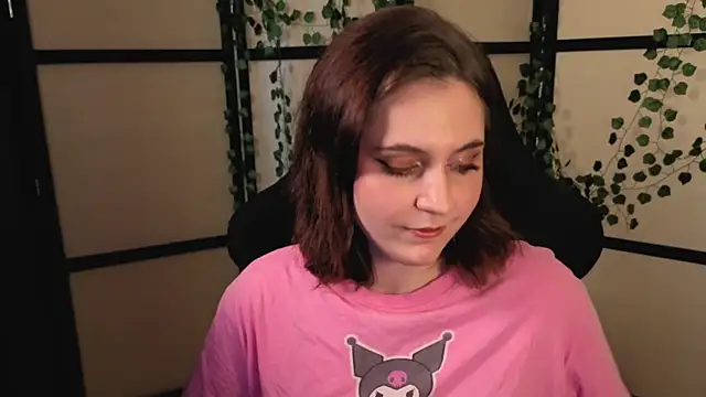 Snapshot of Diana_Flower chatting on April 22, 2026, 1:07 pm Diana Flower online show from April 22, 2026, 1:07 pm
