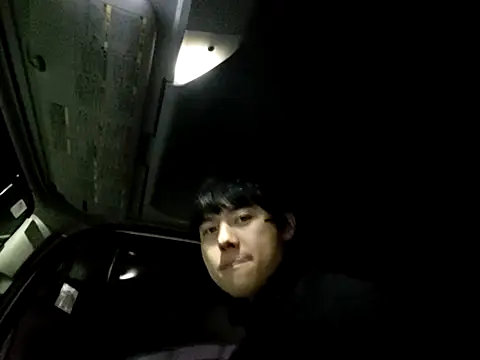 Snapshot of whitebriefboy chatting on January 8, 2026, 3:29 pm whitebriefboy online show from January 8, 2026, 3:29 pm