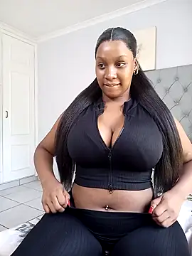 Candy Love 18 online show from February 5, 2025, 7:39 am