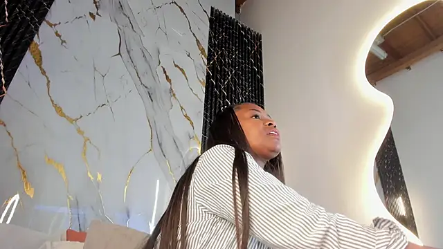 Snapshot of ebony_hot1 chatting on February 4, 2026, 3:29 pm ebony hot1 online show from February 4, 2026, 3:29 pm