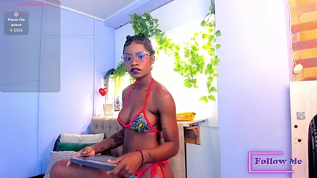 Snapshot of amber-hill chatting on June 10, 2026, 12:17 pm amber-hill online show from June 10, 2026, 12:17 pm