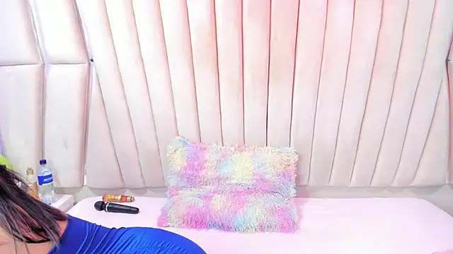 SaraLoveee  online show from March 4, 2026, 2:41 am