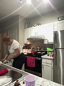 Snapshot of SexyHoneyRedd chatting on February 16, 2025, 1:14 am SexyHoneyRedd online show from February 16, 2025, 1:14 am