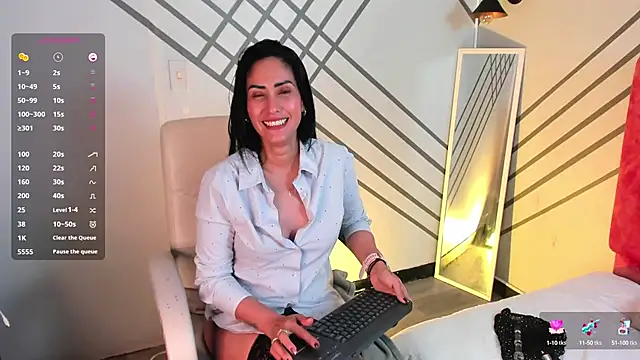 Snapshot of Janne_lee chatting on March 18, 2025, 11:31 pm Janne lee online show from March 18, 2025, 11:31 pm