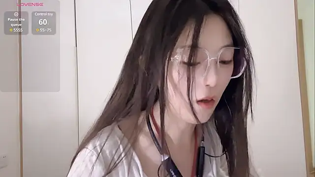 Sweet-Angel999 online show from March 3, 2025, 6:56 pm